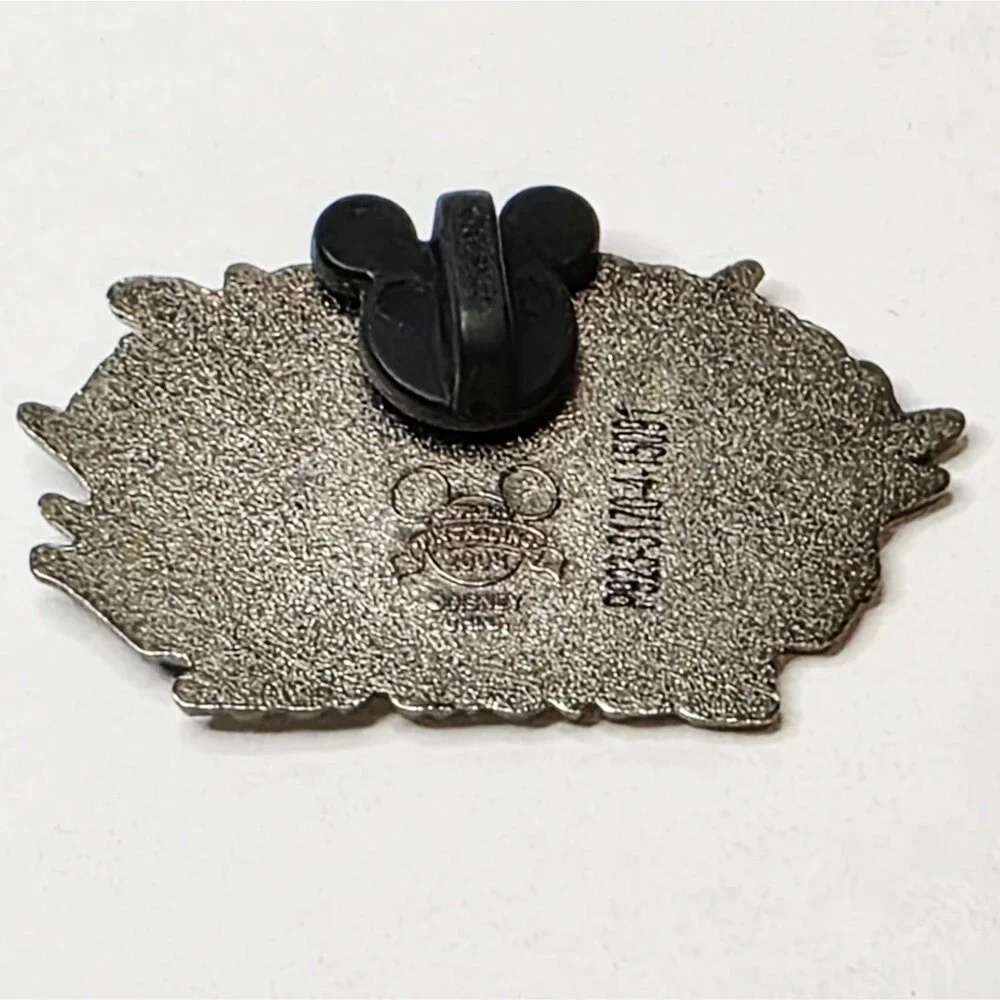 Mickey and Friends Carnotaurus Chase Dinosaur Dinsey Trading Pin 2008 EUC RARE - Picture 2 of 7